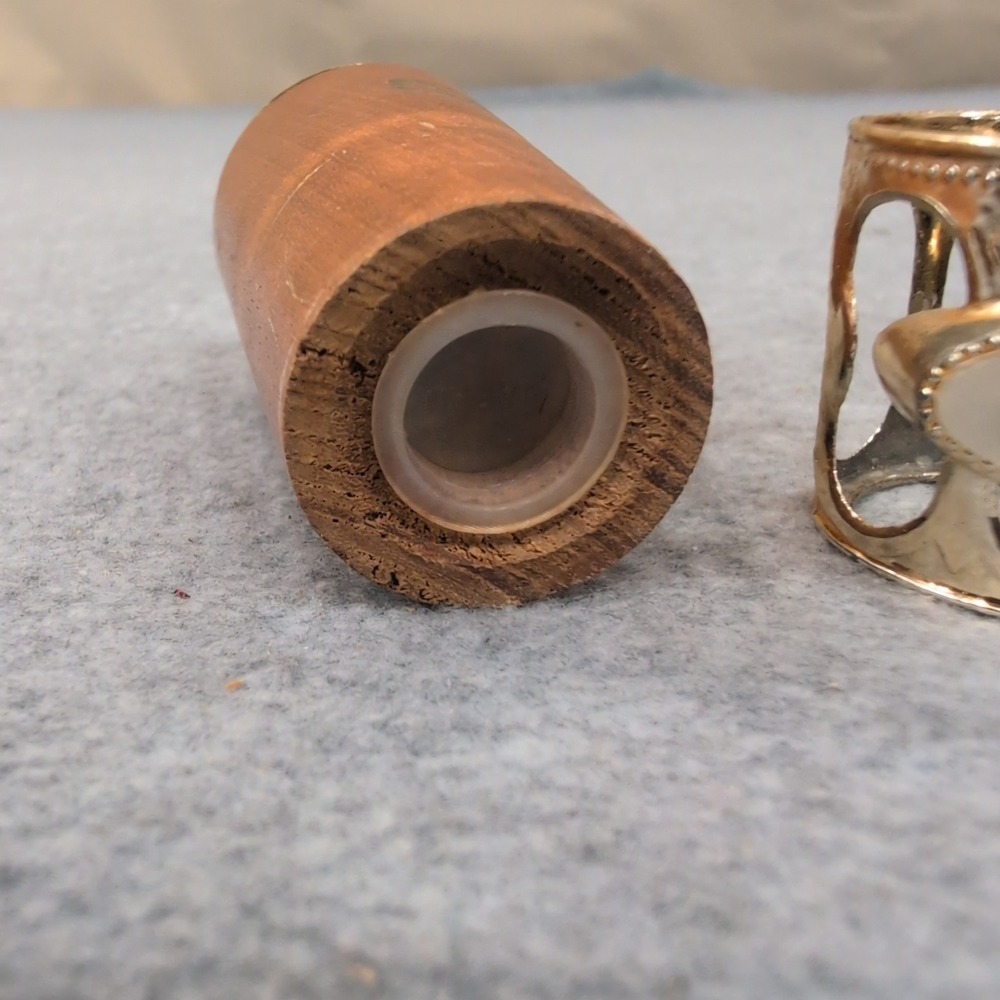 Vintage Wood Salt Pepper Shakers Gold Tone Holders Georgia Souvenir Set - Picture 6 of 6